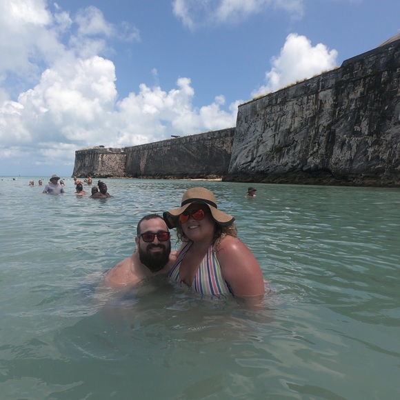 Hello Poshers! - Picture 2 of 8